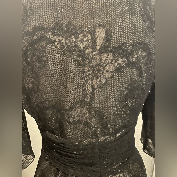 Black velvet with gold underlay Maggy London cocktail dress - Picture 5 of 5